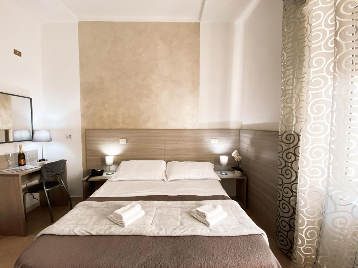 Hotel Colombo Naples Luaran gambar